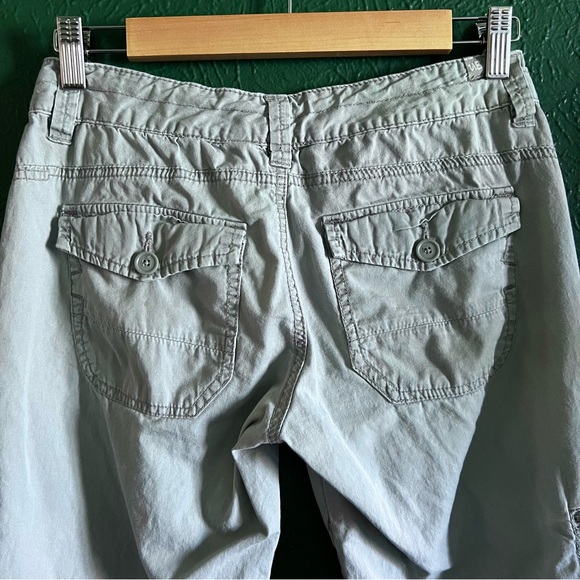 Y2K Grey Cargo Capris - Picture 5 of 7